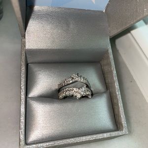 1-1/4 C.T. T.W. Diamond Wedding ring “Chevron Solitare Enhancer” 14k White Gold